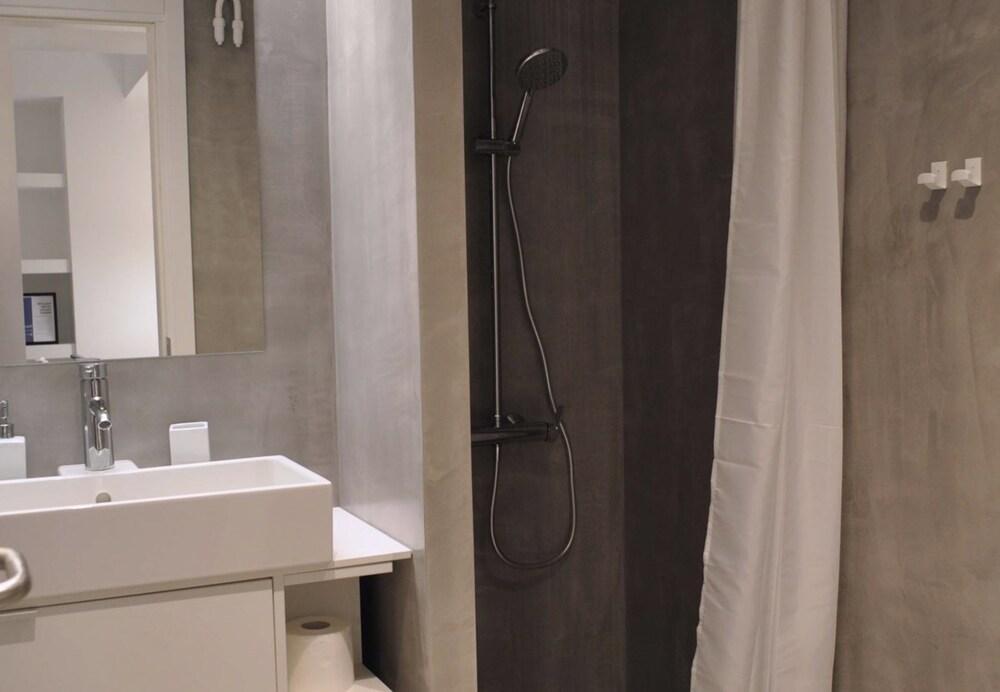 Athens One Apartment By Olala Homes ภายนอก รูปภาพ